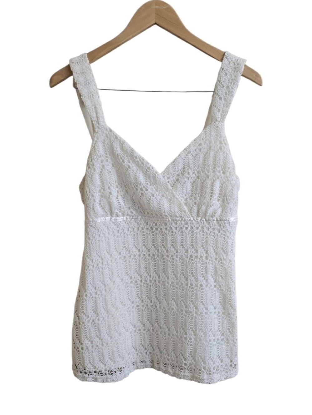 Vintage Y2K AB Studio Cream Crochet Babydoll V-neck Sleeveless Top. Size Large
